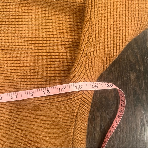 House of Harlow 1960 Camel Cropped Ribbed Sweater - Picture 8 of 9